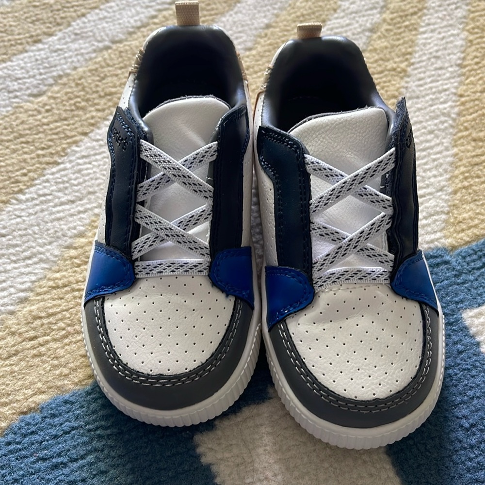 NWT Carter’s sneakers 8T